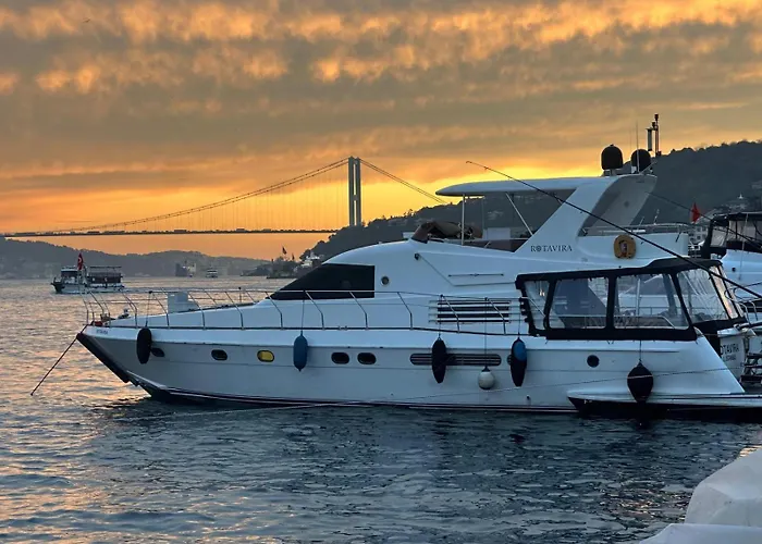 Ботель Rotavira Yat Kiralama Platformu *